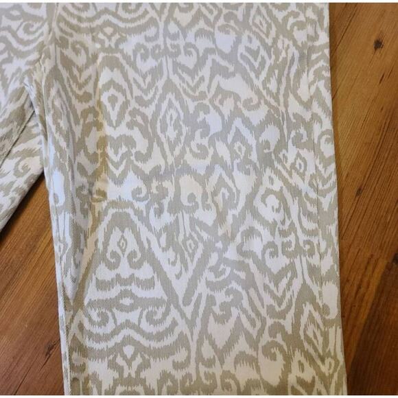 Chico's Platinum Cropped Printed Stretch Jeans Pants - Picture 5 of 8